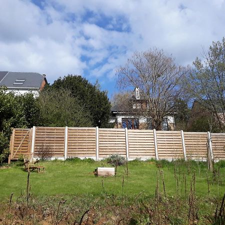 Maison Et Velos A Godinne Dans La Vallee De La Meuse Exteriör bild