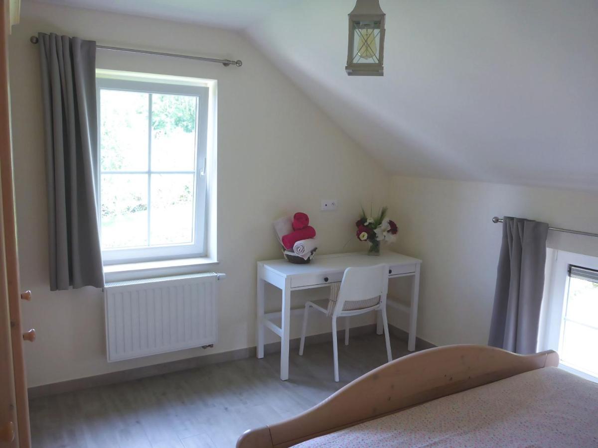 Maison Et Velos A Godinne Dans La Vallee De La Meuse Exteriör bild