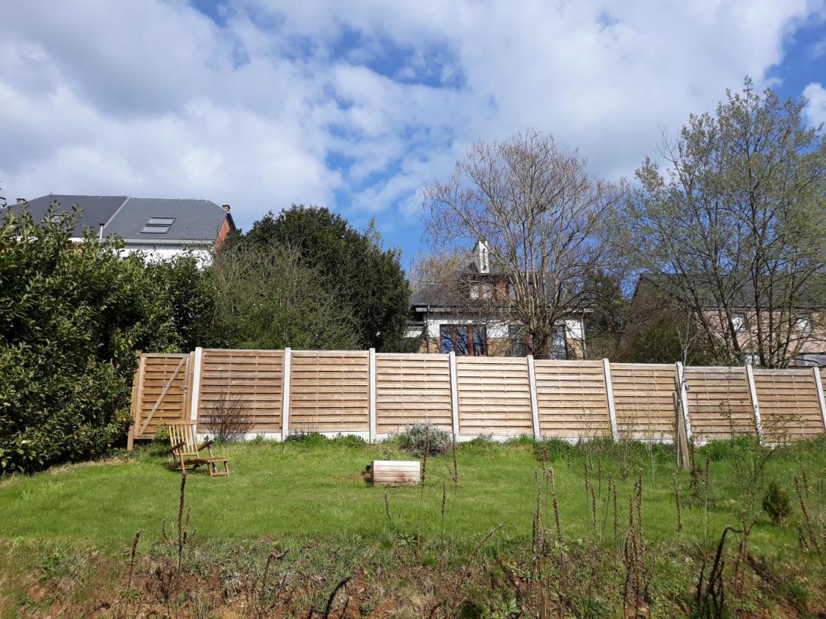 Maison Et Velos A Godinne Dans La Vallee De La Meuse Exteriör bild