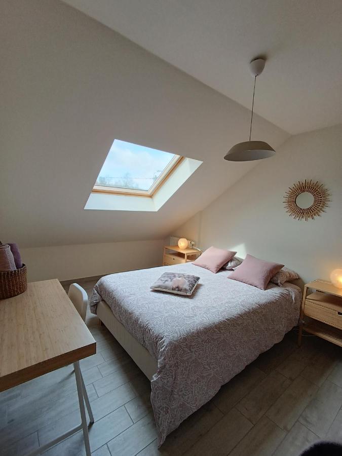 Maison Et Velos A Godinne Dans La Vallee De La Meuse Exteriör bild